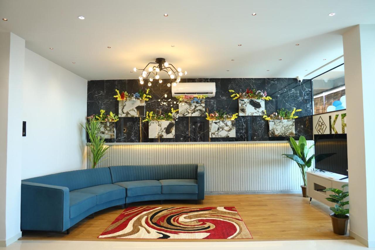 Hotel The Parker Inn By Kbnt Group Сурат Экстерьер фото