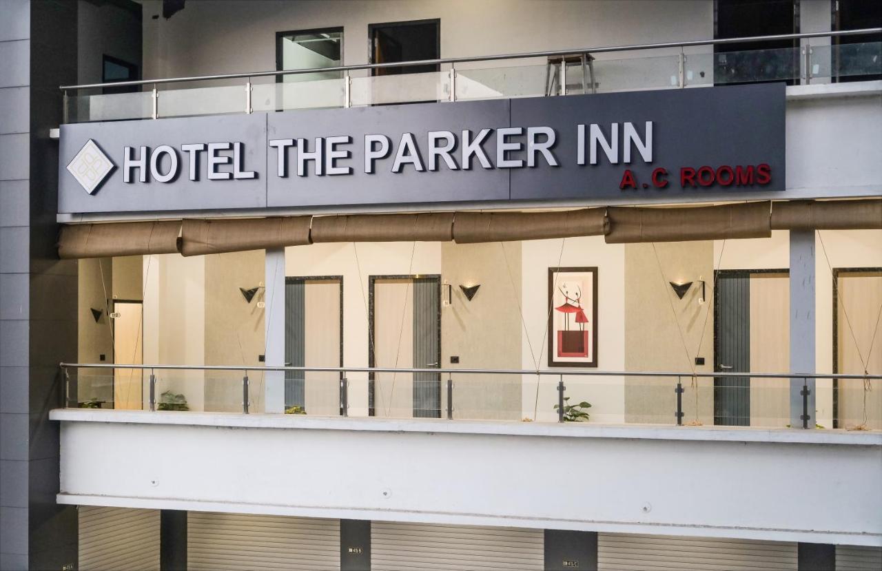 Hotel The Parker Inn By Kbnt Group Сурат Экстерьер фото
