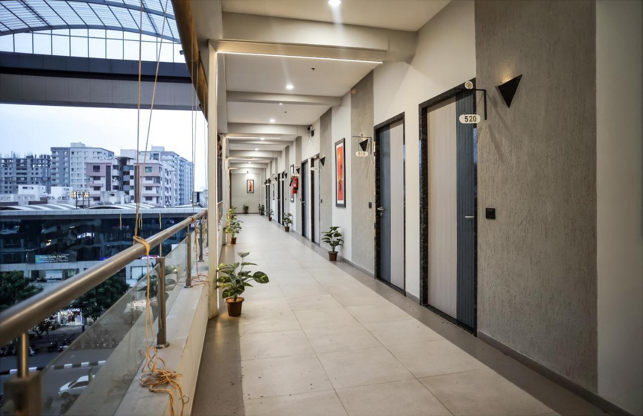 Hotel The Parker Inn By Kbnt Group Сурат Экстерьер фото