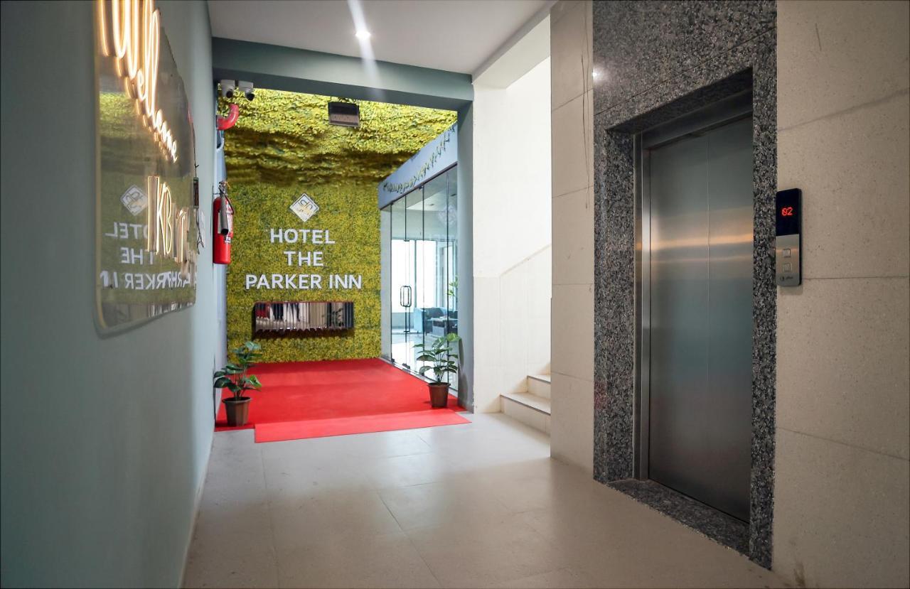 Hotel The Parker Inn By Kbnt Group Сурат Экстерьер фото