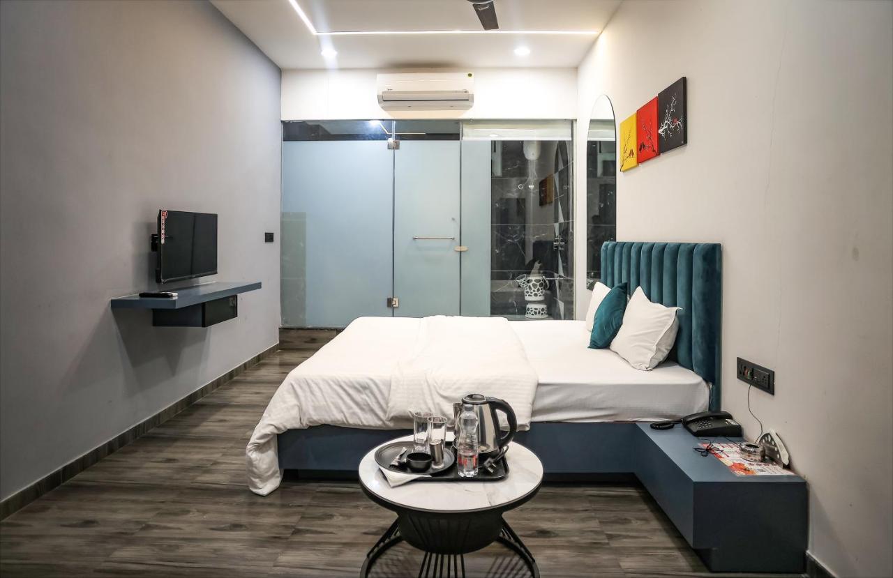 Hotel The Parker Inn By Kbnt Group Сурат Экстерьер фото