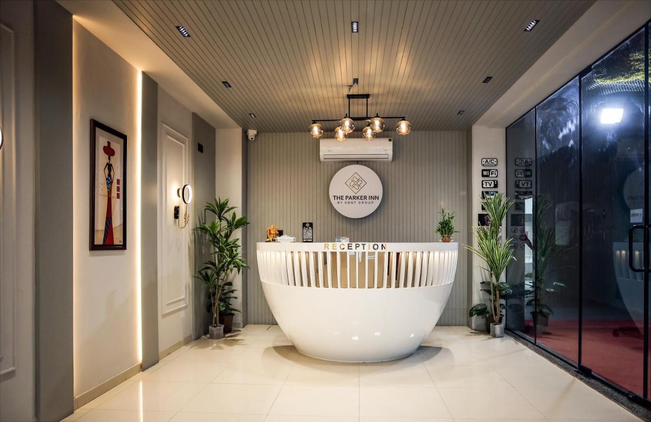 Hotel The Parker Inn By Kbnt Group Сурат Экстерьер фото