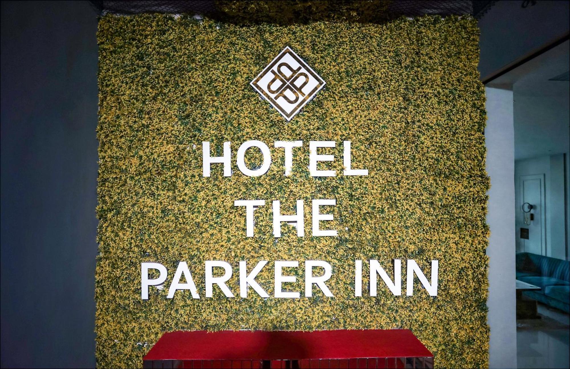 Hotel The Parker Inn By Kbnt Group Сурат Экстерьер фото